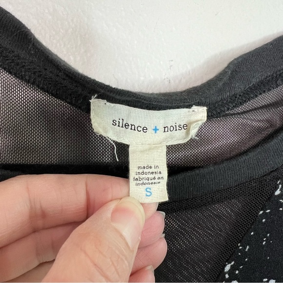 SILENCE + NOISE Splatter Print Sheer Mesh Long Sleeve Top size Small - Picture 11 of 13